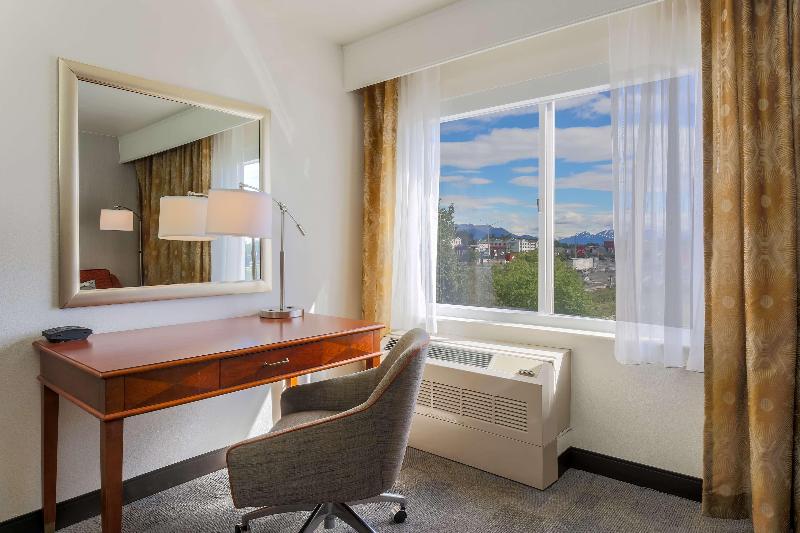 اتاق استاندارد با چشم‌انداز کوهستان, Hampton Inn Anchorage
