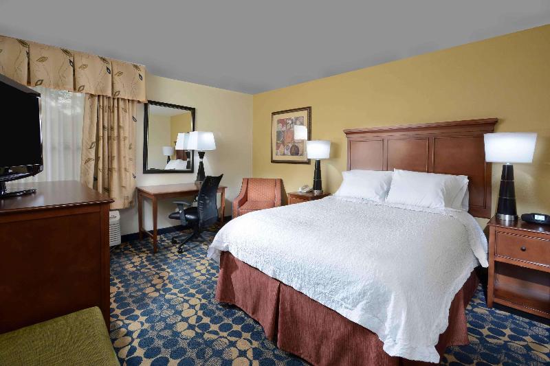 اتاق استاندارد با تخت دو نفره بزرگ, Hampton Inn Fayetteville Fort Bragg