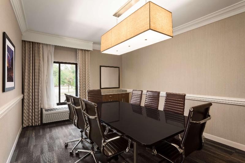 اتاق استاندارد با تخت بزرگ, Hampton Inn Fort Smith