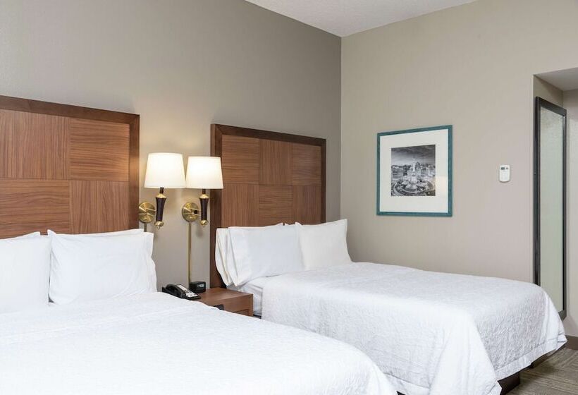 Quarto standard, Hampton Inn Indianapolis Downtown Across From Circle Centre