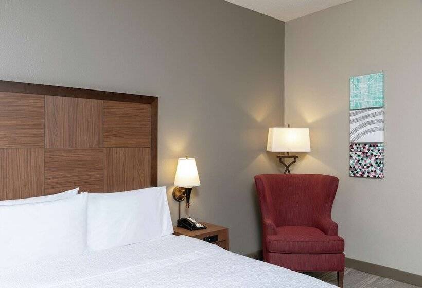 Standard Room Adapted for people with reduced mobility, Hampton Inn Indianapolis Downtown Across From Circle Centre