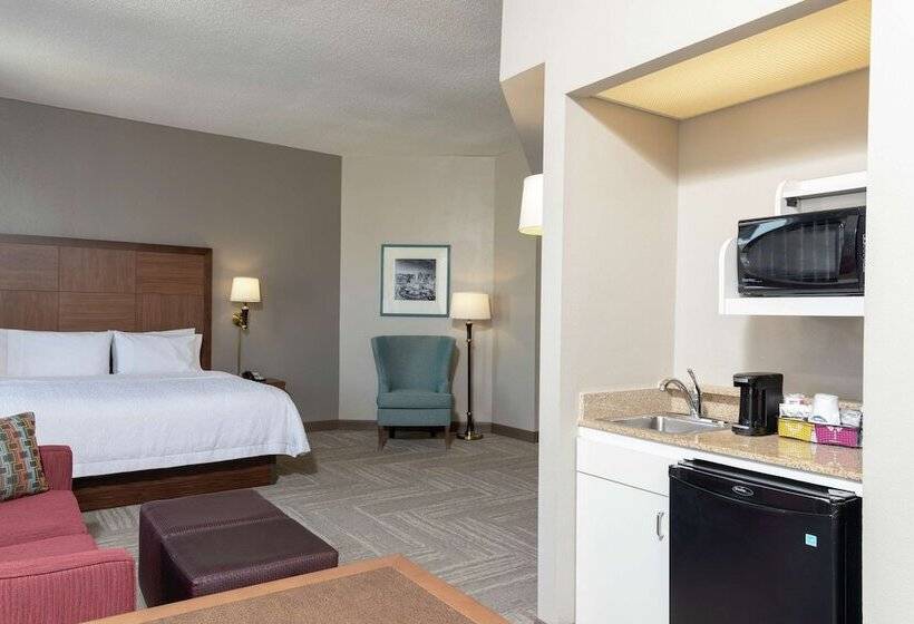 Standard Studio Double Bed, Hampton Inn Indianapolis Downtown Across From Circle Centre