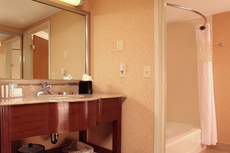 اتاق استاندارد با تخت دو نفره بزرگ, Hampton Inn Spokane