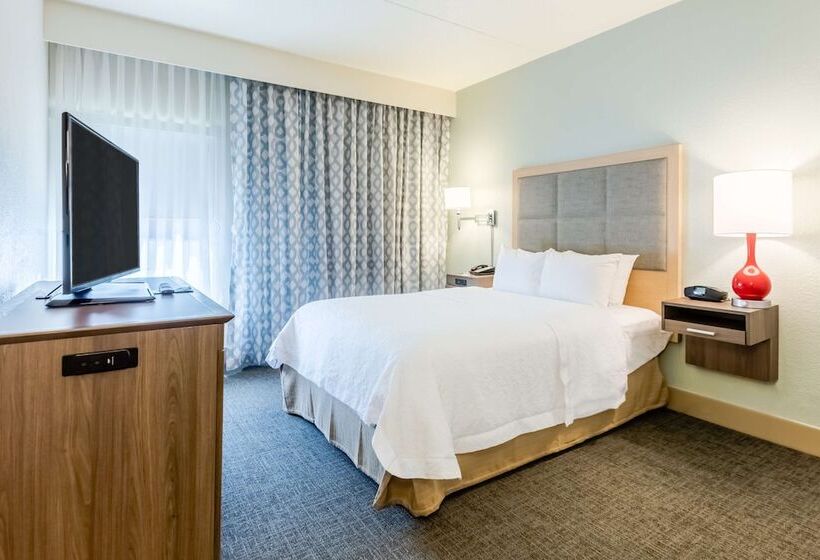 Standard Room Adapted for people with reduced mobility, Hampton Inn St. Charles St. Peters