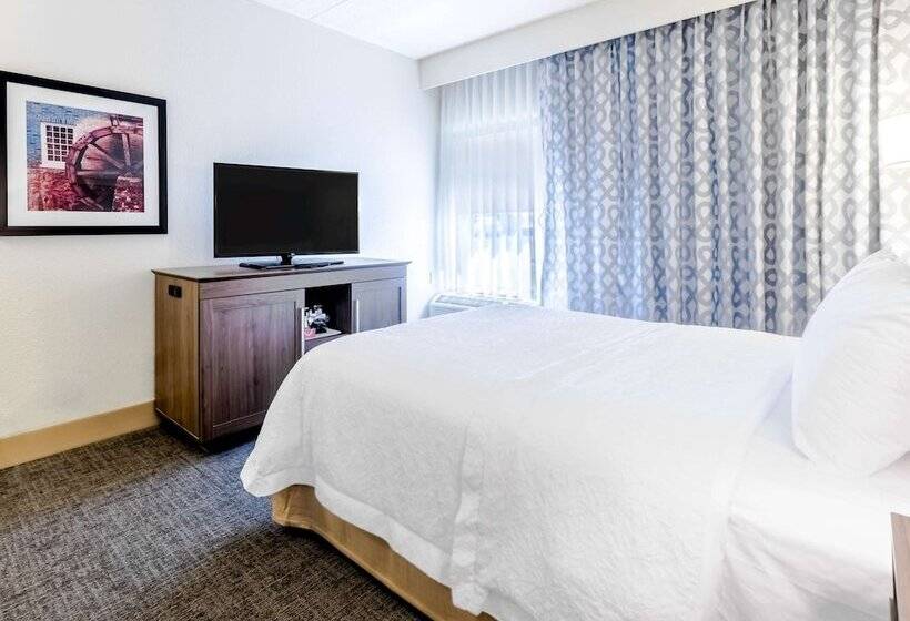 Standard Room Adapted for people with reduced mobility, Hampton Inn St. Charles St. Peters