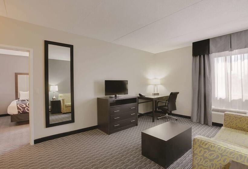 سوییت, La Quinta Inn & Suites By Wyndham Detroit Metro Airport