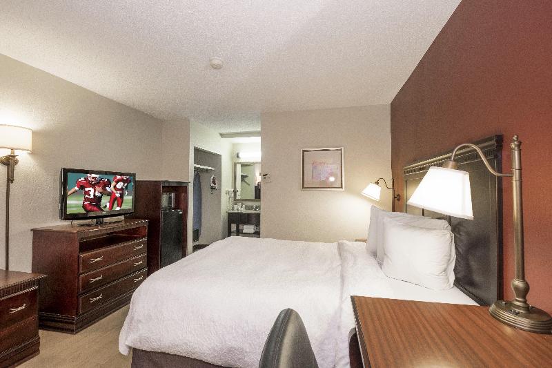 Superior Zimmer Kingsize Bett, Red Roof Inn Tupelo