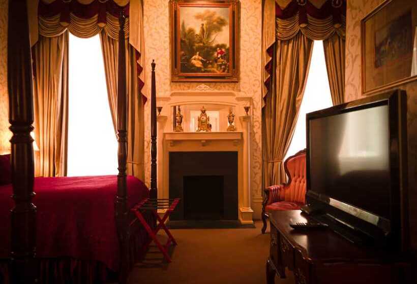 Standard Room 2 Double Beds, The Guest House Historic Mansion