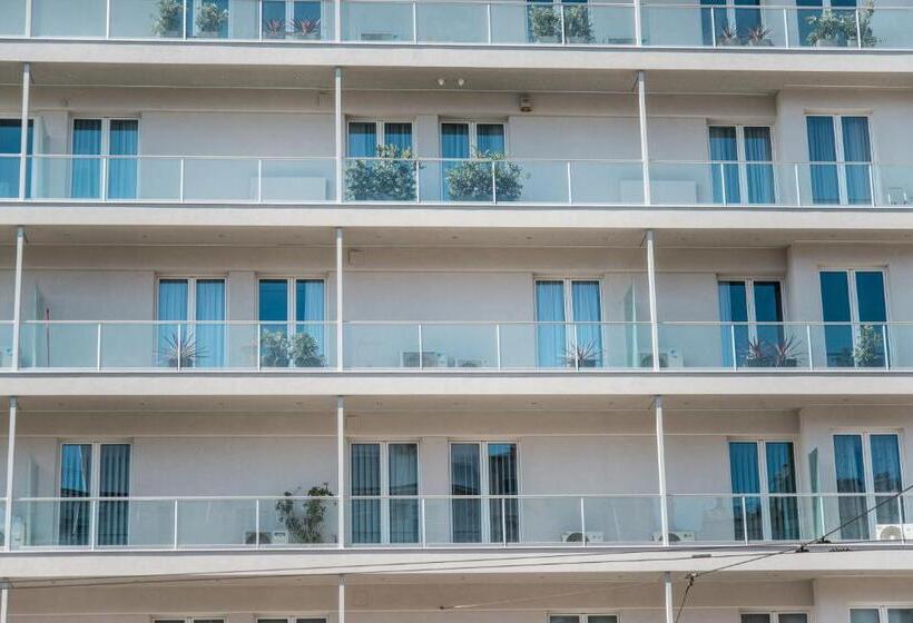 آپارتمان 3 خوابه, Pinacota Suites Athens
