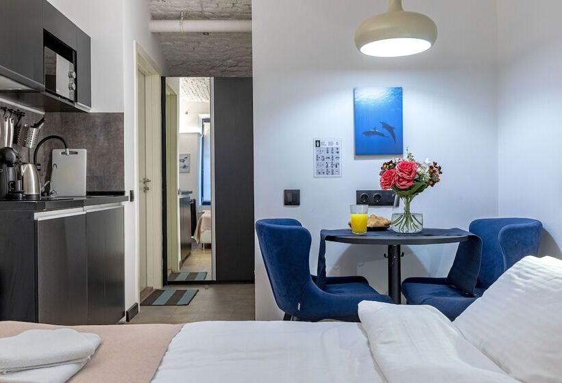 标准工作室, Apart Hotel M28