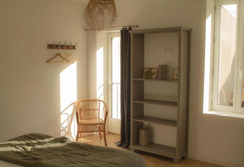 Standard room with outdoor bath, La Centenaire Gruissan   Maison D Hôte