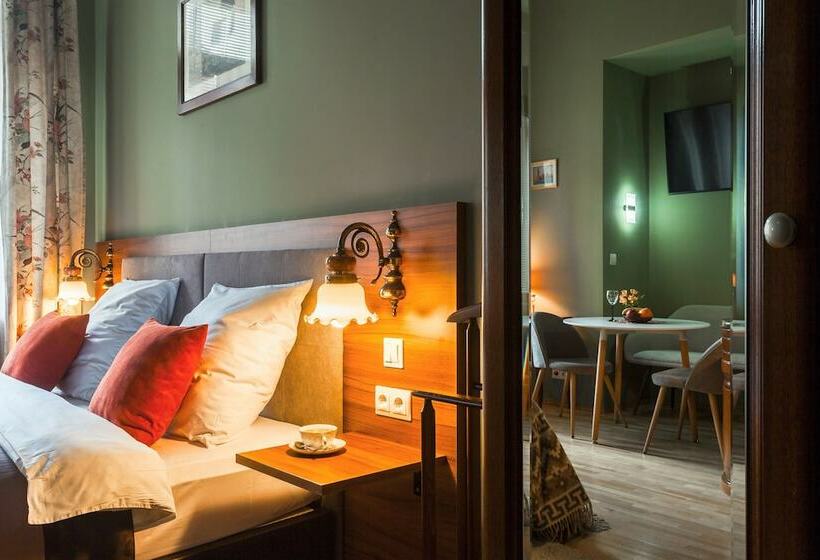 استودیو کامفورت, Om Apartament