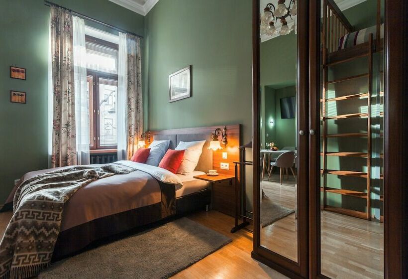 استودیو کامفورت, Om Apartament