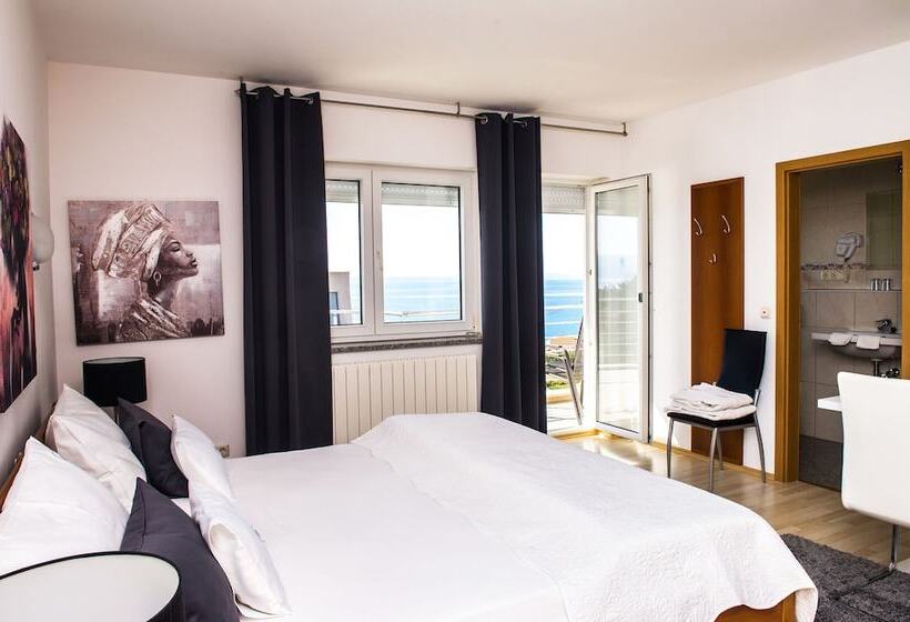 استودیوی استاندارد, Apartment And Rooms Ana