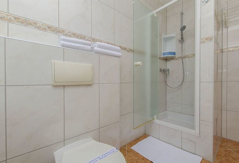 استودیوی استاندارد, Apartment And Rooms Ana