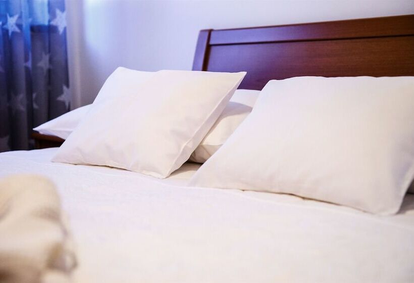 اتاق استاندارد, Apartment And Rooms Ana
