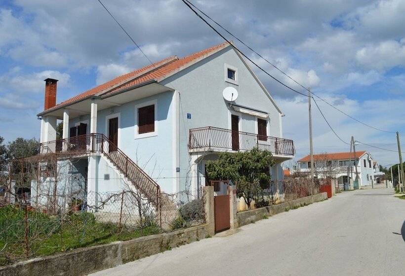 آپارتمان 1 خوابه, Apartments Ivica Pakostane