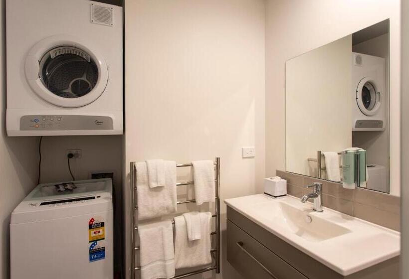 استودیوی استاندارد, Ramada By Wyndham Queenstown Central