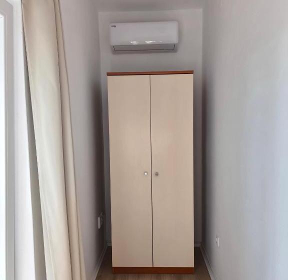 استودیوی استاندارد, Apartment And Rooms Vilma
