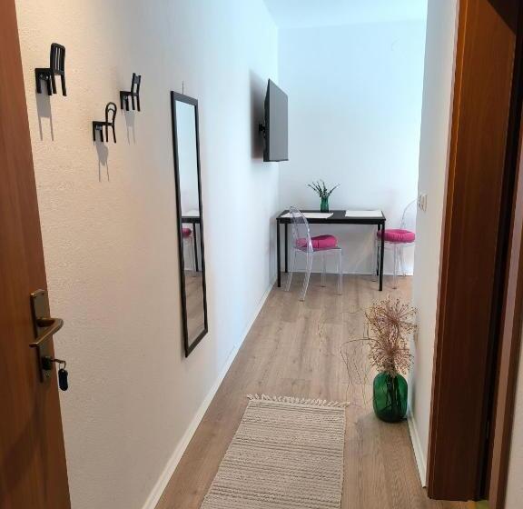 استودیوی استاندارد, Apartment And Rooms Vilma