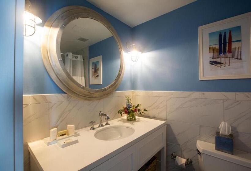 اتاق سوپریور با تخت بزرگ, Harborside At Charleston Harbor Resort And Marina