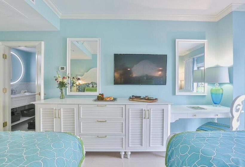 Superior Interior Room, Harborside At Charleston Harbor Resort And Marina