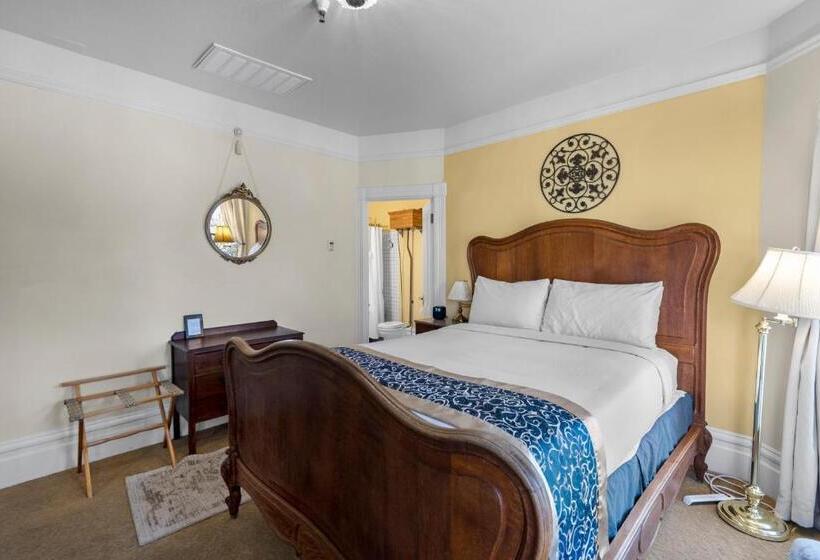 اتاق استاندارد, Hennessey House Bed And Breakfast