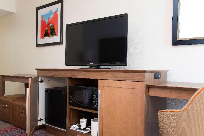 اتاق استاندارد با تخت بزرگ, Hampton Inn Grand Rapids South