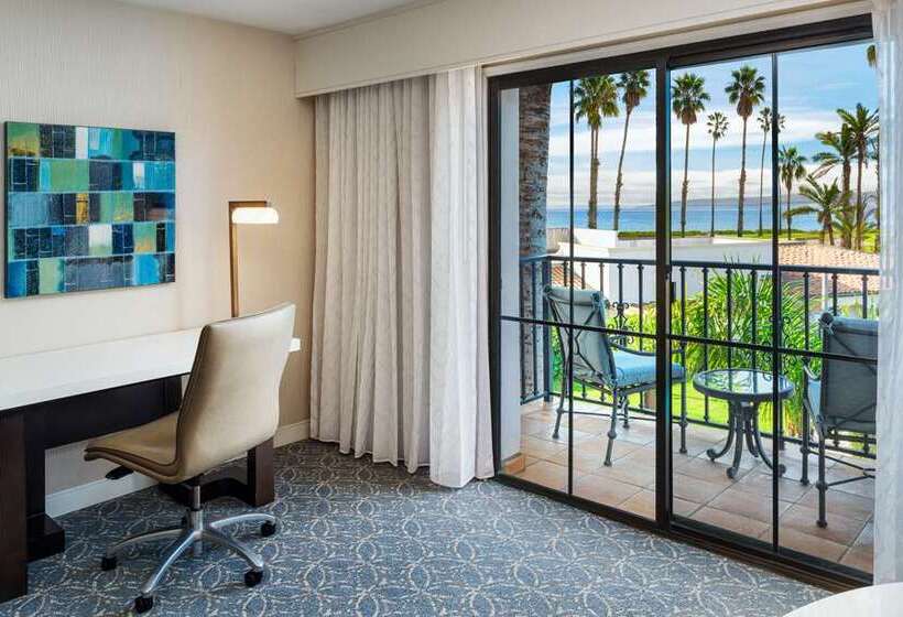 اتاق استاندارد با تخت بزرگ برای معلولان, Hilton Clearwater Beach Resort & Spa