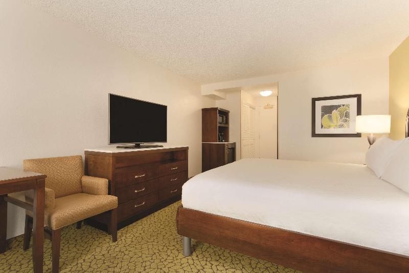 اتاق استاندارد با تخت بزرگ, Hilton Garden Inn Anaheim Garden Grove