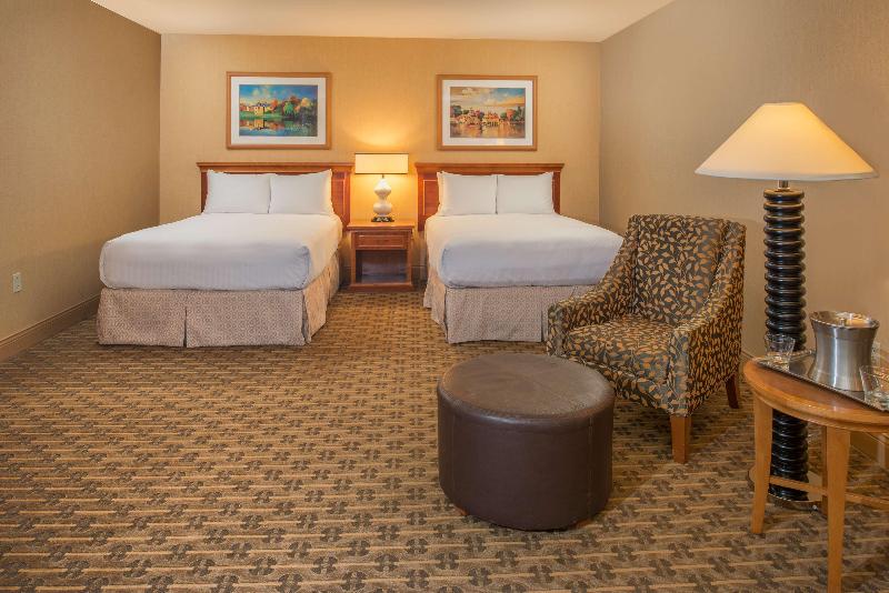 اتاق استاندارد با چشم‌انداز باغ, Hilton Seattle Airport & Conference Center