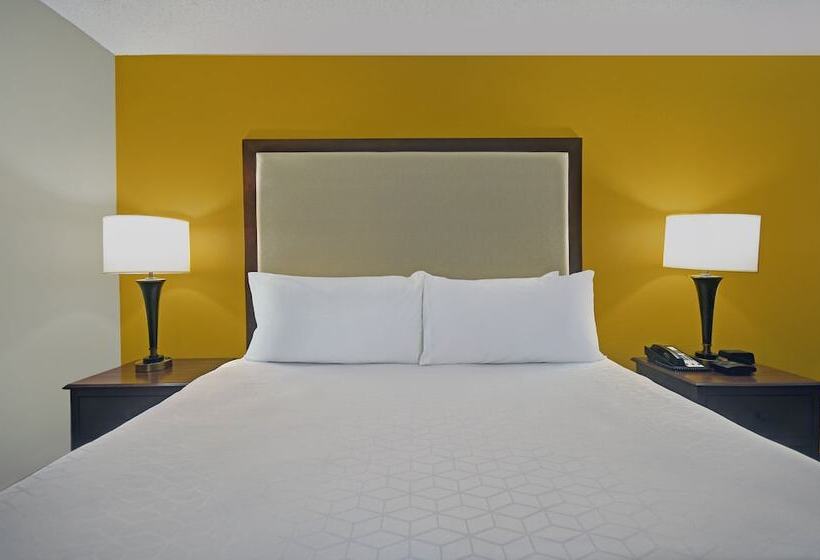 اتاق استاندارد با تخت دوبل, Holiday Inn Express & Suites Cincinnati Riverfront, An Ihg