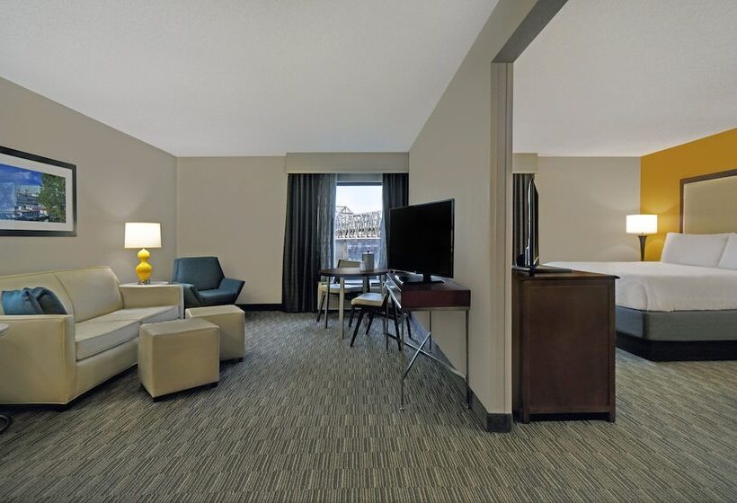 سوییت, Holiday Inn Express & Suites Cincinnati Riverfront, An Ihg