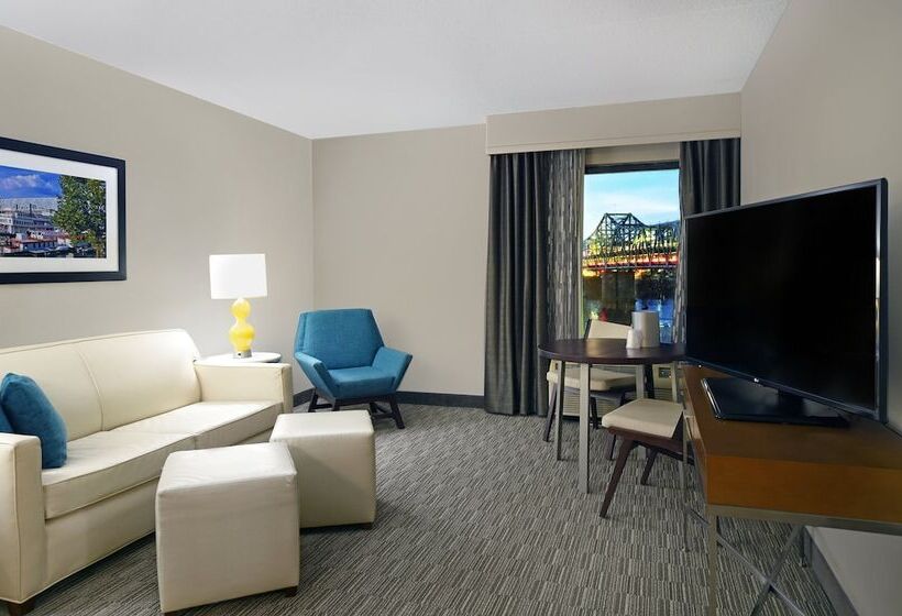 سوییت, Holiday Inn Express & Suites Cincinnati Riverfront, An Ihg