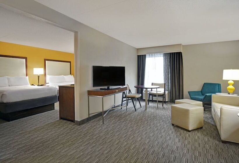 سوییت, Holiday Inn Express & Suites Cincinnati Riverfront, An Ihg