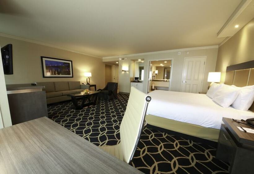 سوییت جونیور, Hollywood Casino & Hotel St. Louis