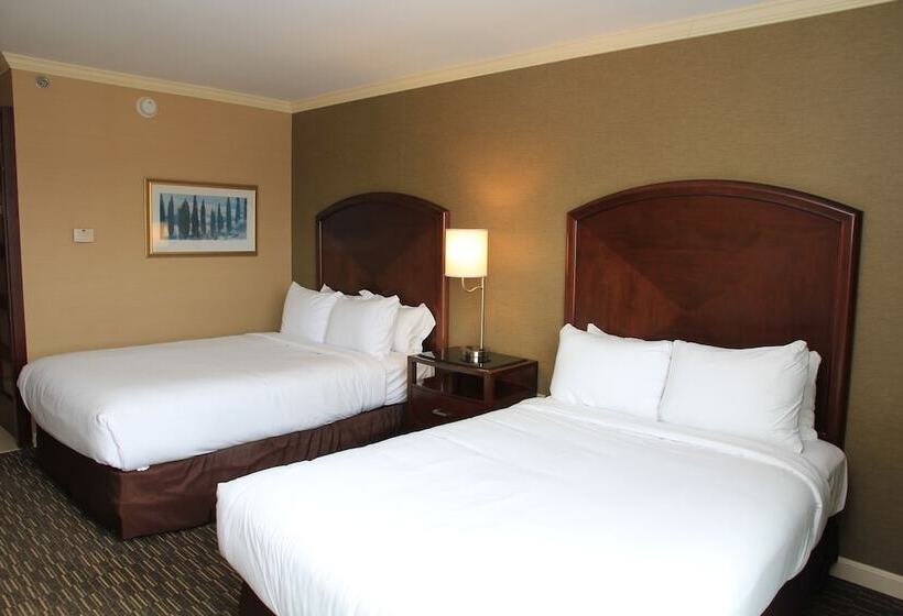اتاق استاندارد با 2 تخت دوبل, Wyndham Grand Pittsburgh