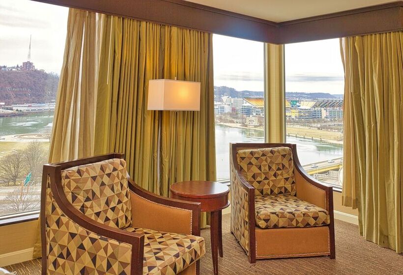 جناح, Wyndham Grand Pittsburgh Downtown