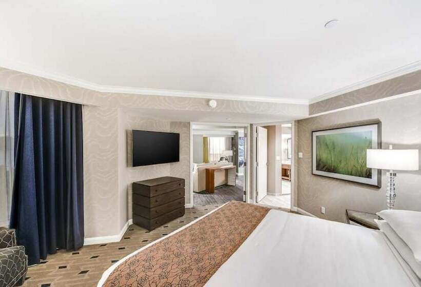 Premium Suite, Harveys Lake Tahoe Hotel & Casino