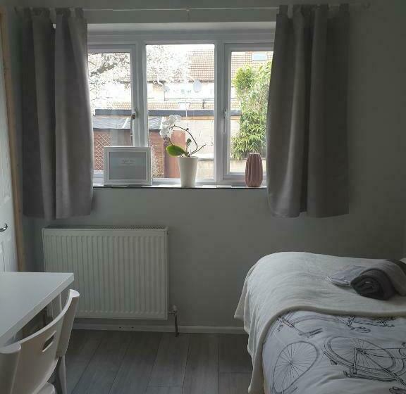 اتاق استاندارد یک نفره, Comfortable Rooms In The House