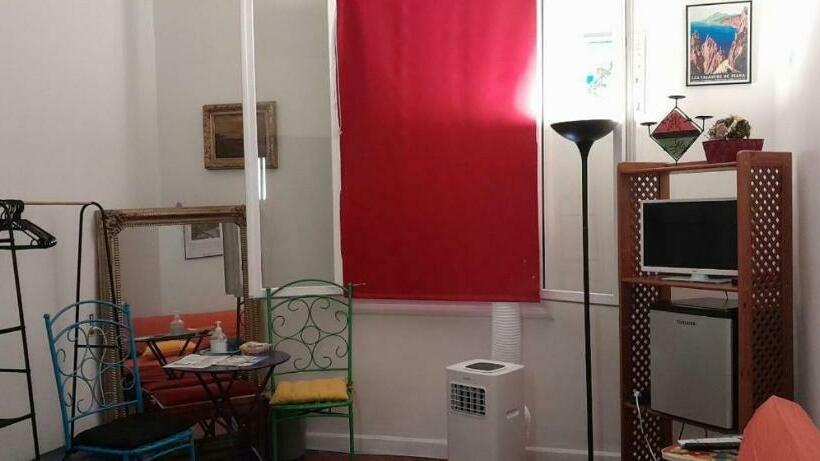 اتاق کلاسیک سه تخته, Bastia Room