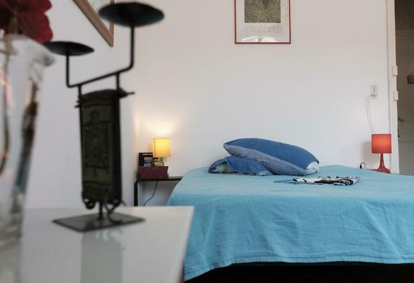 اتاق کلاسیک سه تخته, Bastia Room