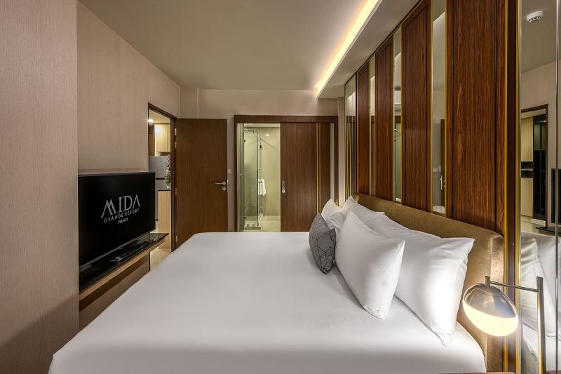 سوئیت 2 خوابه, Mida Grande Resort Phuket Official Account