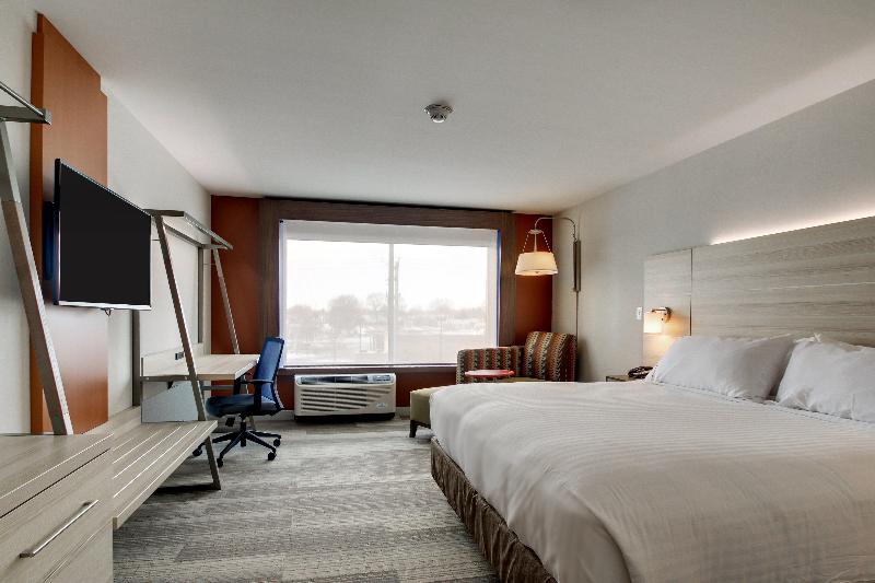 اتاق استاندارد با تخت بزرگ, Baymont By Wyndham Galesburg