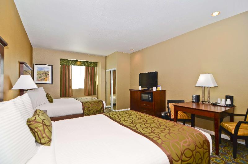 استودیو استاندارد با تخت کینگ, Baymont By Wyndham Galesburg