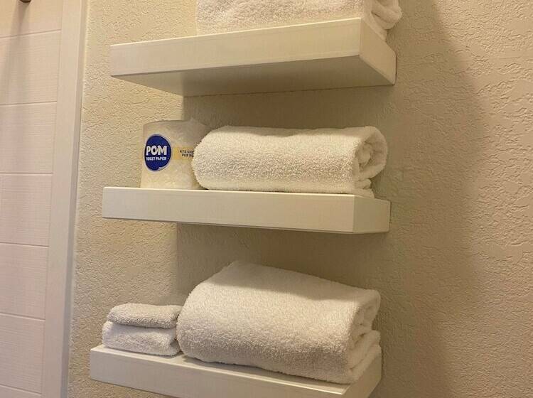 سوییت, Best Western Celina