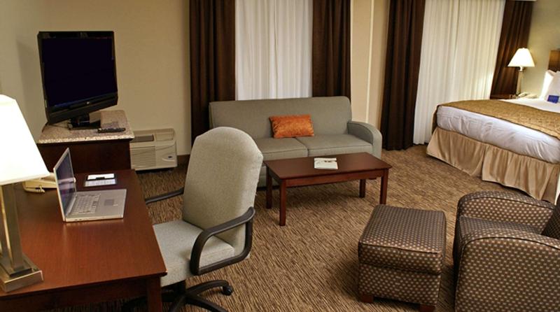 Suite King Bed, Doubletree By Hilton Rocky Mount