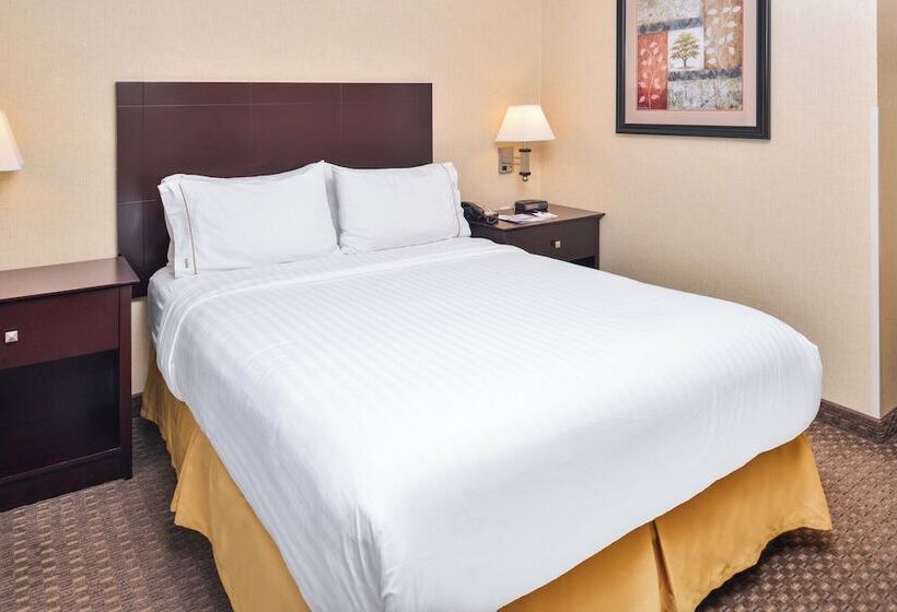 سوییت, Holiday Inn Express  & Suites Portland  Jantzen Beach