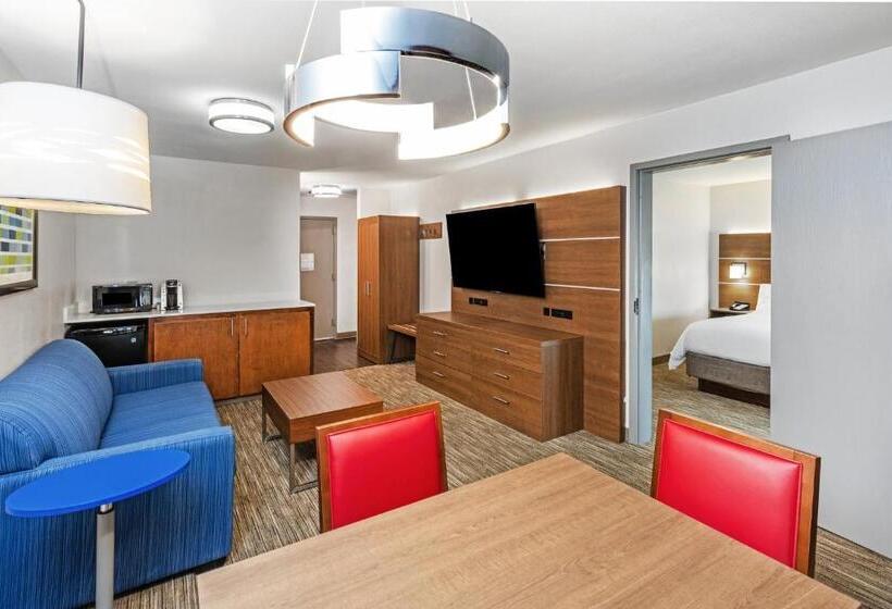 سوئیت با تخت بزرگ, Holiday Inn Express & Suites Sulphur   Lake Charles, An Ihg