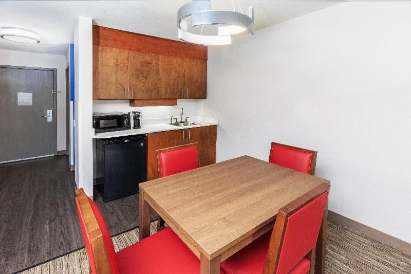 سوئیت با تخت بزرگ, Holiday Inn Express & Suites Sulphur   Lake Charles, An Ihg